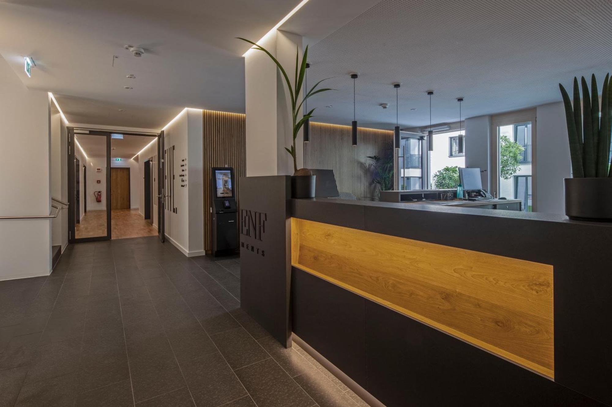 B5 Apartments คาร์ลสรูเฮอ ภายนอก รูปภาพ