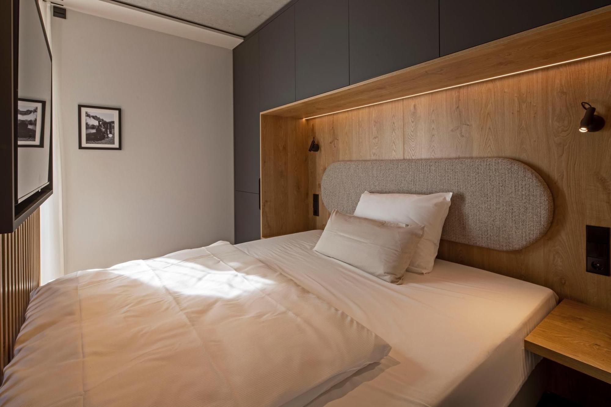 B5 Apartments คาร์ลสรูเฮอ ภายนอก รูปภาพ